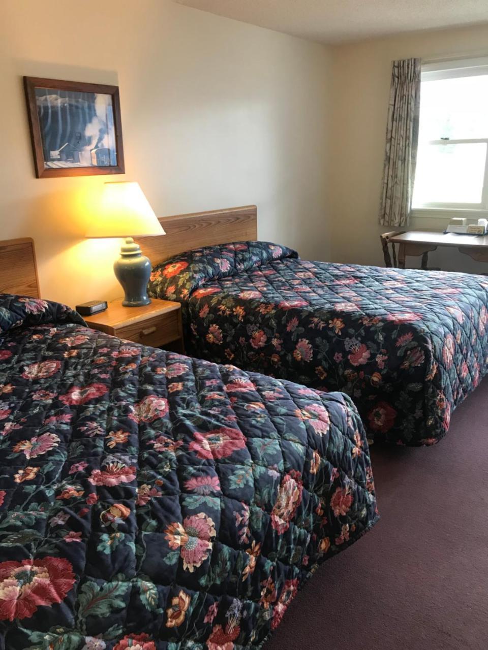 Four Seasons Motor Inn Twin Mountain Exteriör bild